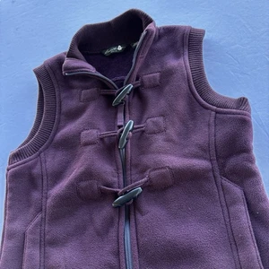 Eddie Bauer Women’s Fleece Toggle Vest XS Purple Plum Zip Front Warm Soft - Picture 1 of 12