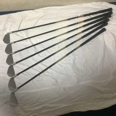 HONMA BERES MG701 2-Star Iron Set 6pcs (#7–11 + SW) Graphite R Left-Handed - Image 1 of 4