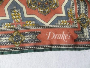 DRAKE'S SHAPED POCKET SQUARE NEW WITH TAG - Picture 1 of 3