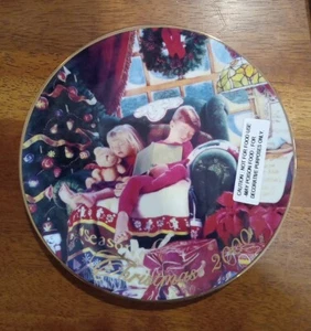 Christmas Dreams Collectors Plate 2000 By Mike Wimmer Avon With Stand - Picture 1 of 4