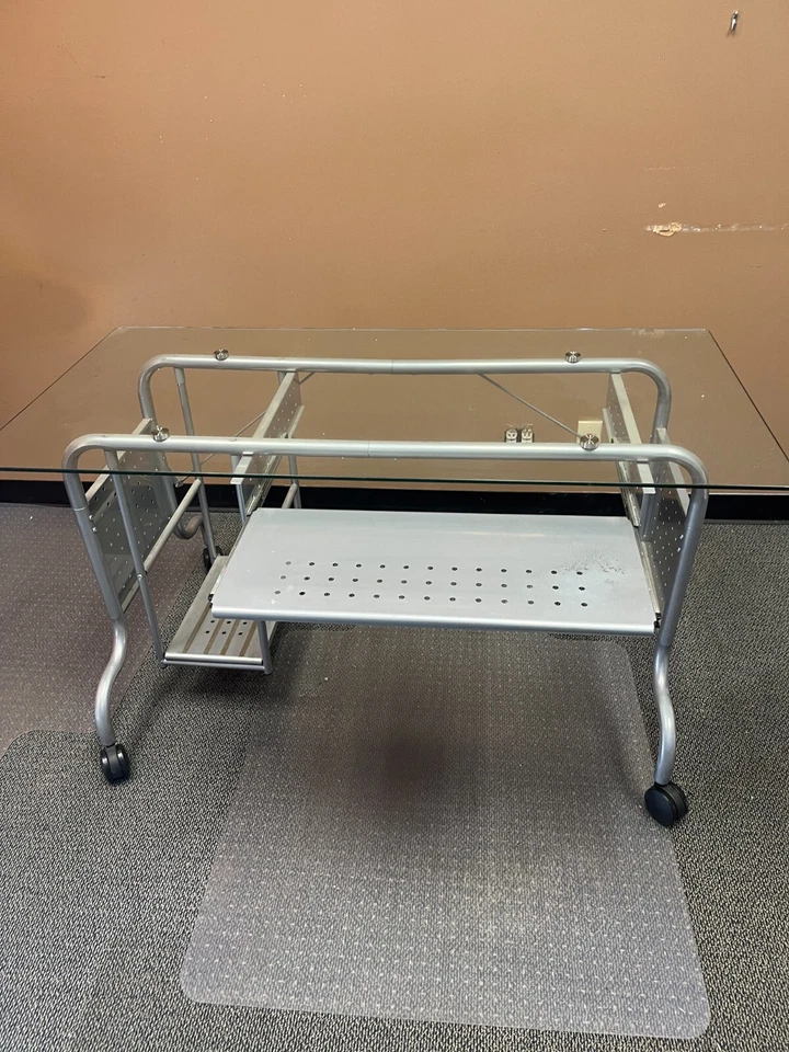 escritorio ordenador oficina cristal Foto 1 de 2