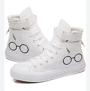 Zapatillas Blancas FEI YAO Magic School Wizards Lona Informal Anime Para Hombre EE. UU. TALLA 8 - Imagen 1 de 14