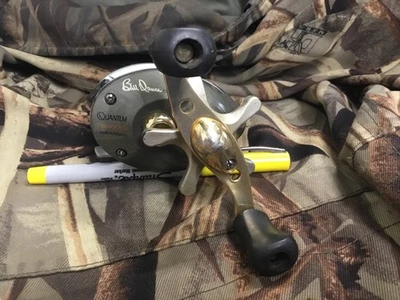 BILL DANCE QUANTUM DS300CX BAITCASTER:R.H.,3 B.B.,6.2:1 RATIO,SMOOTH OPERATING  - Image 1 of 4