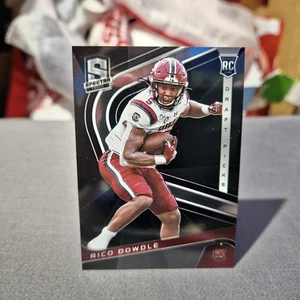 Tarjeta de novato base de fútbol americano Rico Dowdle 2020 Chronicles Draft Picks Spectra #25 - Imagen 1 de 2