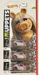3x 2020 Hot Wheels THE MUPPETS Miss Piggy CUSTOM Volkswagen Beetle Lot Pink - Picture 1 of 1