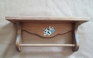 WOODEN SHELF WITH COW DESIGN - Picture 1 of 7