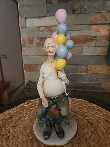 Vintage Pucci SIGNED Capodimonte Old MAN With Ballons Ceramic Figure BEAUTIFUL - Picture 1 of 6