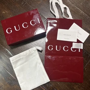 Gucci Leer 6,75x4,75x1,75" Geschenkbox Set Rot Box Logo Staubbeutel Pflege Gehäuse - Bild 1 von 11