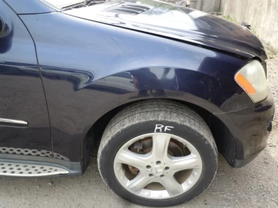 Mercedes-Benz ML350 2007-2011 guardabarros pasajero derecho derecho OEM C359 Foto 1 de 2