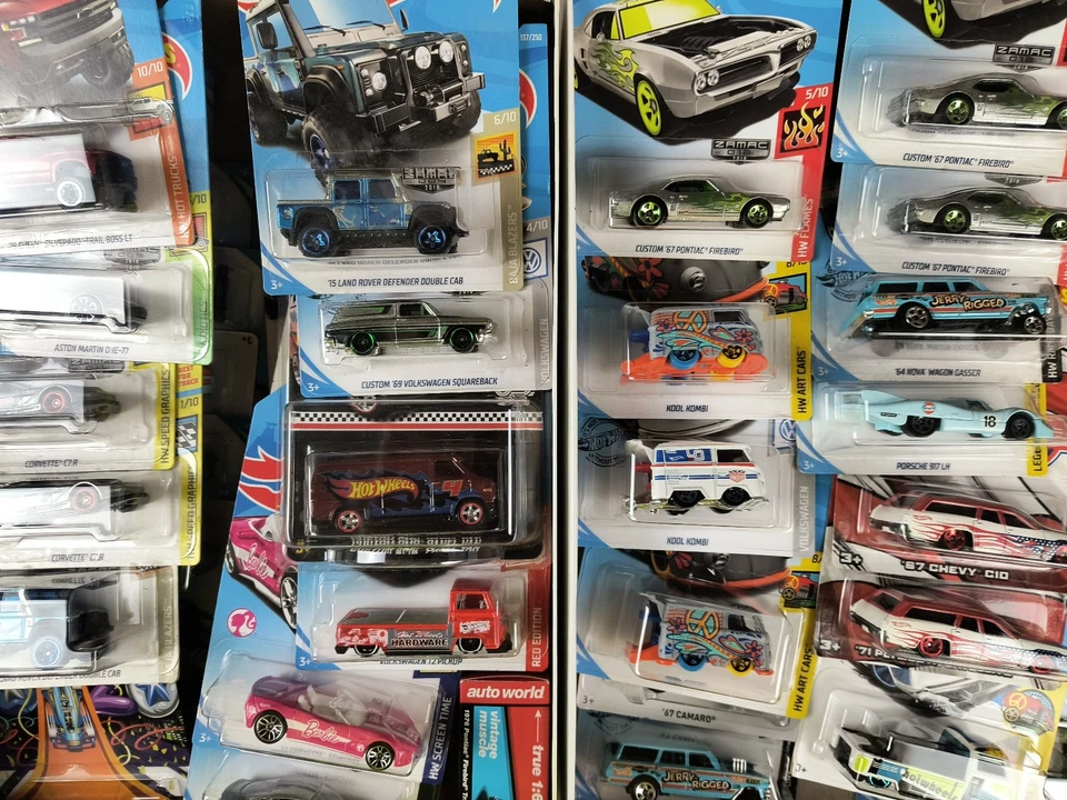 Hot Wheels New You Pick Combo Ship Zamac, Super Treasure Hunt, Stars Stripes - Image 1 of 1