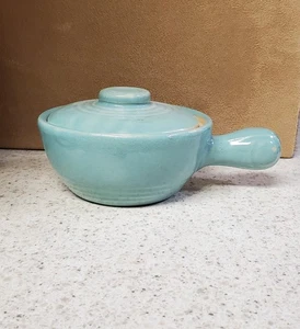 Vintage USA Soup or Chili Bowl with Handle and cover Bauer. Ringware (BX 18) - Picture 1 of 5