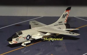 Avion de chasse JWings 3 1:144 modèle F-8E Navy Crusader VF-211 Checkmates JW3_1 - Photo 1 sur 6