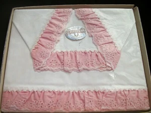 Vintage Pair Pillowcases Amitex Deeropack UNUSED Pink Eyelet Lace Edge  - Picture 1 of 10
