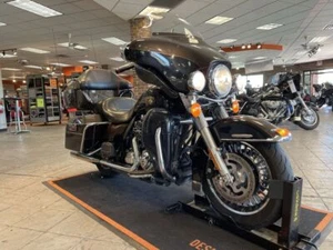 2013 Harley-Davidson FLHTK - Electra Glide® Ultra Limited - Picture 1 of 19