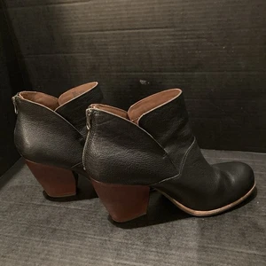 Kork-Ease Castaneda schwarze Leder-Stiefeletten Damengröße 9,5 M K42603 - Bild 1 von 14