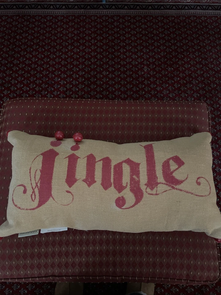 Almohada lumbar Pottery Barn Arpillera Jingle Bell Foto 1 de 4