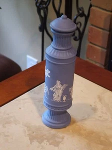 RETIRED FULL BOTTLE 6 FL. OZ AVON AVONSHIRE BLUE ELUSIVE COLOGNE RARE WEDGWOOD - Picture 1 of 1