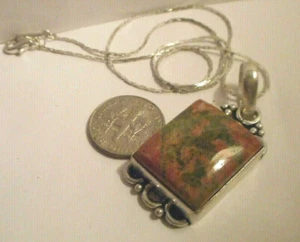 Silver tone chain with mauve and green Agate stone in silver setting - Picture 1 of 5