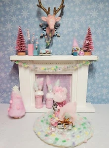 Miniature Dollhouse Cotton Candy Christmas Fireplace Display 1 inch scale - Picture 1 of 6