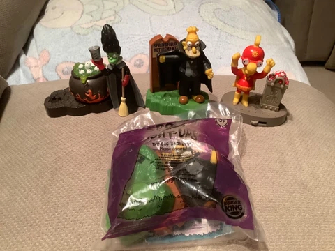 Simpsons Halloween Treehouse Of Horror Burger King Toy Lot of 4 Marge Grandpa c Cover