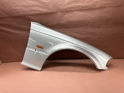 Panel de guardabarros derecho plateado BMW E46 330CI 323CI 325CI 2001-2003 FABRICANTE DE EQUIPOS ORIGINALES 115 K millas Foto 1 de 4