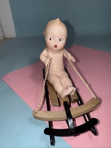 Gebrüder Heubach deutsche Biskuit Action Baby Junge Figur auf Schlitten 6" Künstler Repro - Bild 1 von 9