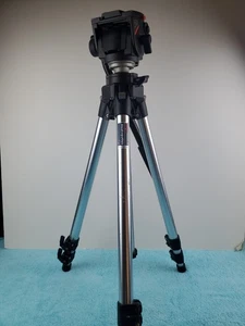 Manfrotto Bogen 3021 Tripod w/501 Fluid Head Made in Italy 3433 - Picture 1 of 24