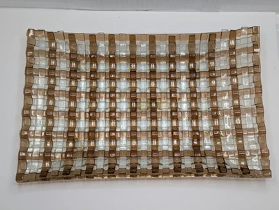 De colección. Bandeja artesanal de vidrio artístico fundido patrón tejido 14” W años 80 decorativa Foto 1 de 4