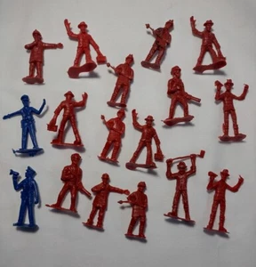 Vintage Plastic Toy Figures Lot Of 17 Workers Soldiers Police - Picture 1 of 5
