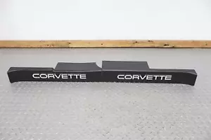 Par de placas de moldura de entrada de umbral de puerta izquierda y derecha Chevy C4 Corvette 90-93 (negro) OEM - Imagen 1 de 24