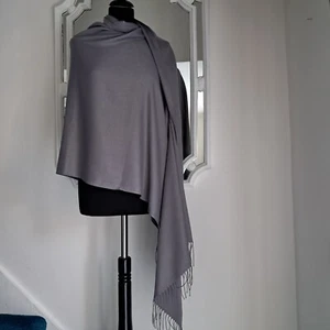 LUXURY 90% CASHMERE & 10% SILK PASHMINA SHAWL WRAP GREY HANDMADE NEW - Picture 1 of 10