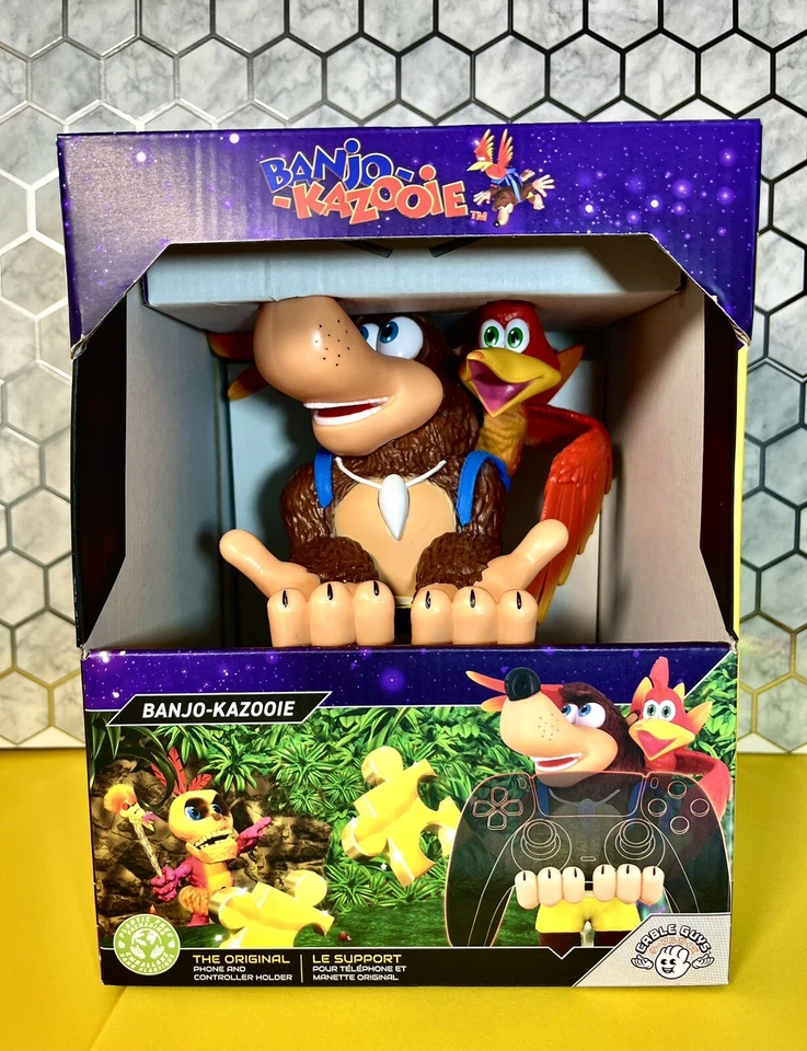 2023 Cable Guys BANJO-KAZOOIE Deluxe Mobile and Controller Holder - Image 1 of 4