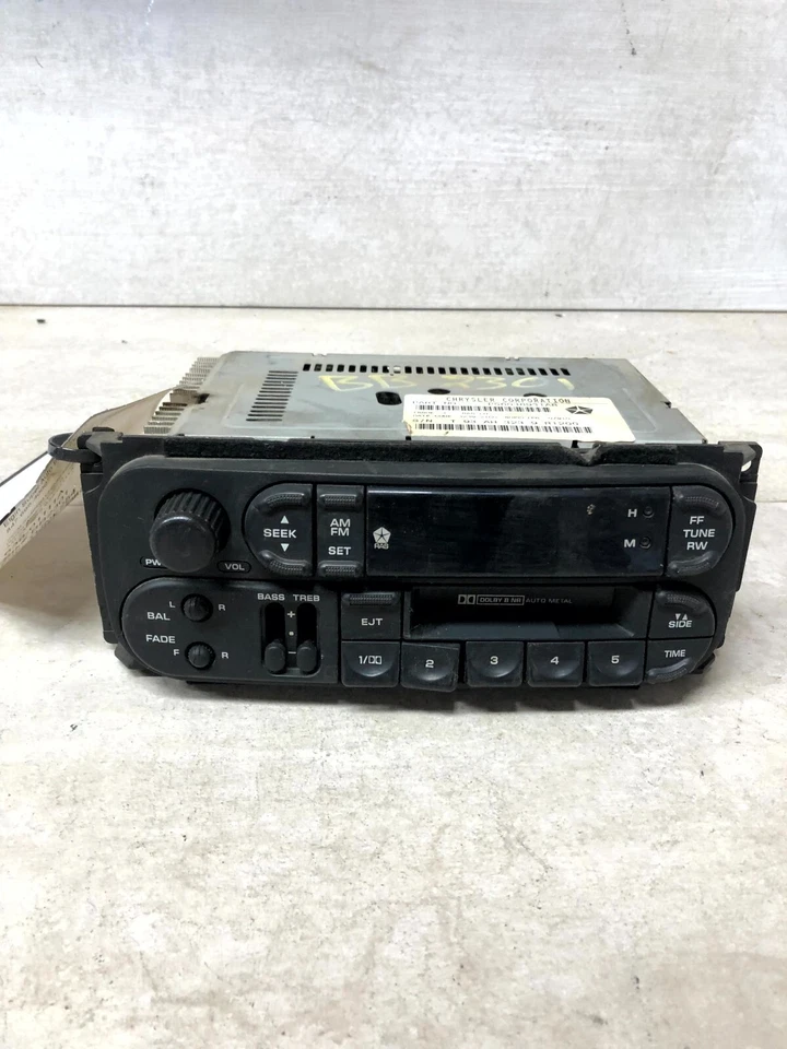 Подлинный кассетный плеер Chrysler P56038931AB черный AM FM подходит для 2000 Dodge Intrepid - Изображение 1 из 4