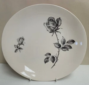 Johnson Bros Black Rose Dinner Plate 1945-68 Made in England 26.5x 24.5cm JB1079 - Picture 1 of 5