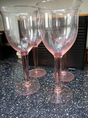 BICCHIERI DA VINO ROSA EXTRA LARGE X 4 (tengono 1 pinta) - Immagine 1 di 3
