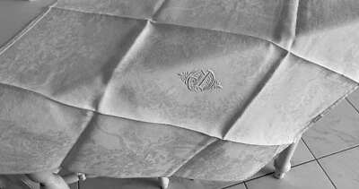 Linge Ancien 1 nappe sur nappe  DE MARIAGE Damassé De Soie Brodé Monogramme J D - Photo 1/4