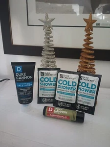 Duke Cannon Ducha Fría, Bálsamo Cañón Bálsamo Labial y Set de Loción Facial Sin Fragancia - Imagen 1 de 2