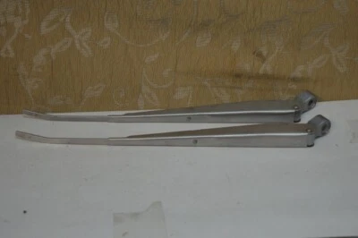 2 NOS GENUINE TOYOTA トヨタ CORONA COROLLA CELICA CARINA CRESSIDA 14.5" WIPER ARMS - Image 1 of 4