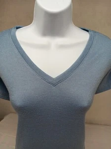 ORVIS DAMEN MITTELBLAU KURZÄRMELIGES STRICKOBERTEIL VORNE METALLSAUM LOGO - Bild 1 von 12