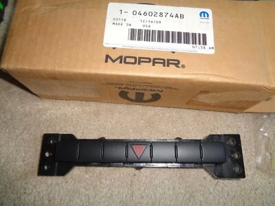 OEM MOPAR 04602874AB DODGE 2011 2012 RAM 3500 4500 PANEL DE INTERRUPTOR DE PELIGRO NUEVO NOS Foto 1 de 4