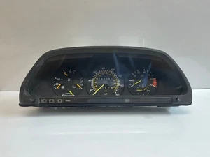 MERCEDES-BENZ SEC W126 PRE-LIFT 1982-1985 ARMATURENBRETT KOMBIINSTRUMENT ORIGINAL - Bild 1 von 19