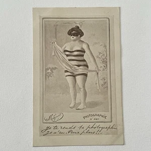 Cartolina antica Parigi Francia bellissima maschera donna taglie forti e costume da bagno - Foto 1 di 9