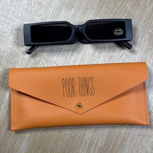 POOR THINGS (2023 Film) Promo Sonnenbrille mit Etui - NEU - Bild 1 von 4