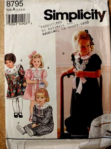 Robe et combinaison pour tout-petits motifs neufs Simplicity 8795 taille 1-2-3-4 - Photo 1/9