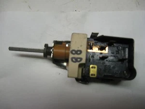  Interruptor de faros Corvette 1989 fabricante de equipos originales C-4 1984 sin perillas - Imagen 1 de 2