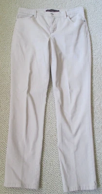 Women's Gloria Vanderbilt Amanda Jeans Size 6 Short 29x27 Straight Leg Ivory - Image 1 of 4