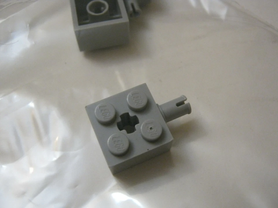 Lego Lot Of 3 Modified Light Gray 2x2 Bricks, Side Axle #6232 (028-238) - Image 1 of 1