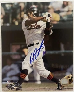 Miguel Tejada Signed Autographed Glossy 8x10 Photo Baltimore Orioles - Picture 1 of 1