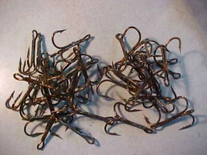 20 NEW TREBLE HOOKS SIZE 5/0 FISHING LURES BRONZE MUSKIE  REPLACEMENT  - Picture 1 of 4