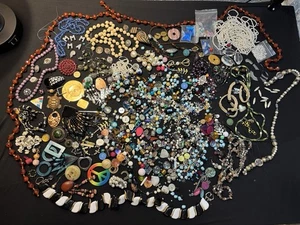 Vintage to Now Loose Beads Broken Craft Repurpose Lot 3lbs Junk Misfits READ - Picture 1 of 24